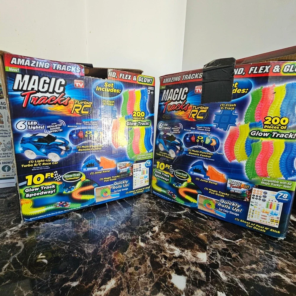 Magic Tracks Turbo RC Glow Track Set 200 Pieces 10Ft Speedway with Remote Car